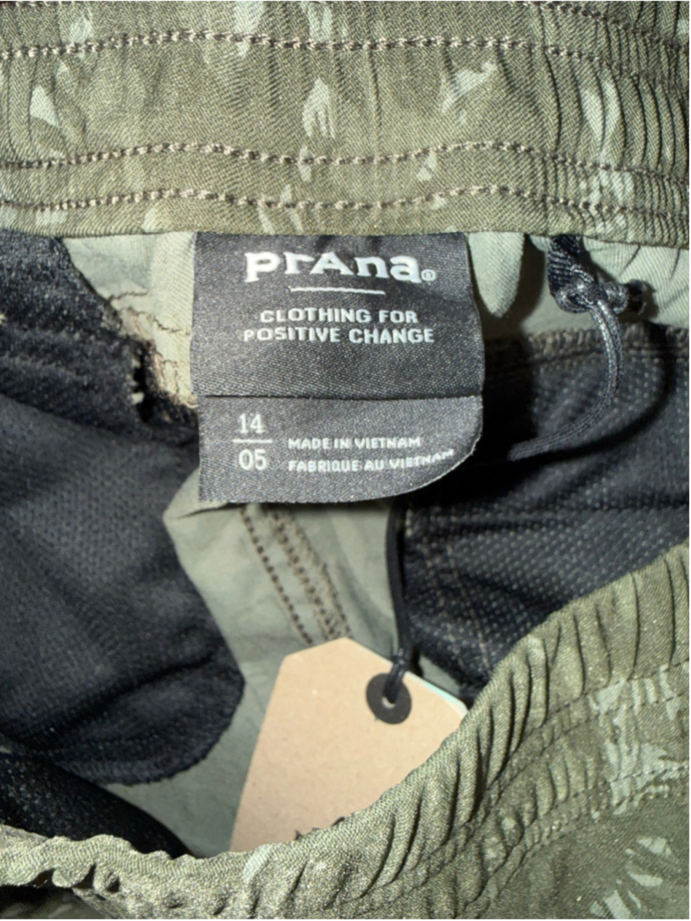 Women's Prana Camo Shorts size 14 Halle E-Waist Short II Green Hiking 5’ Inseam - Picture 13 of 15